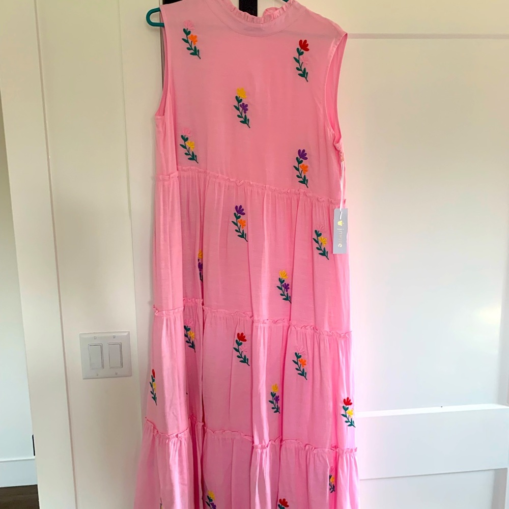 Maxi dress, with tags! Never worn. Runs large